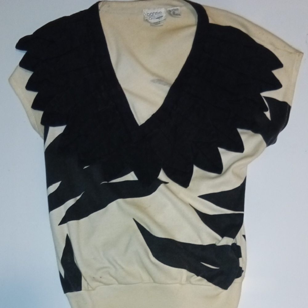Woman's Bonnie Bill NY (S) Bllack and Cream V-Neck Top, Vintage 1960's